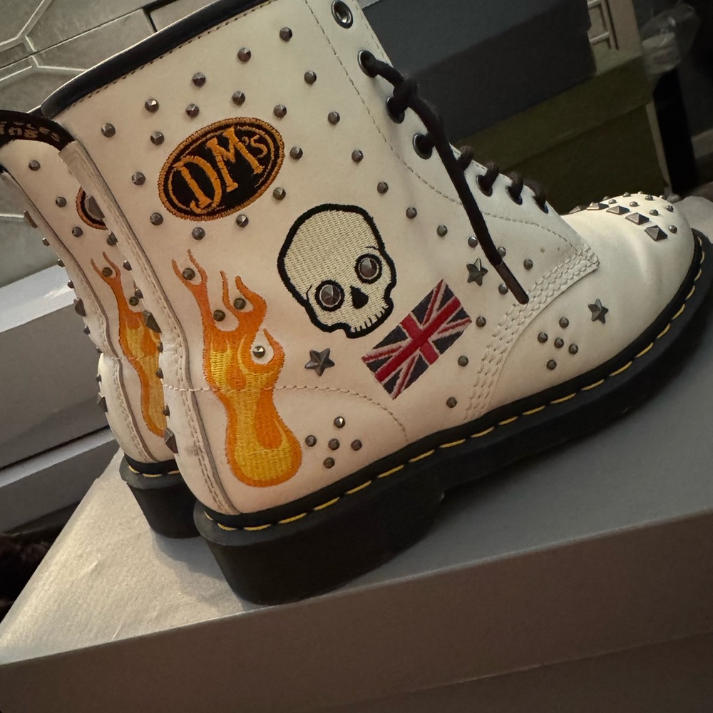 1460 Rock & Roll Dr.Martens